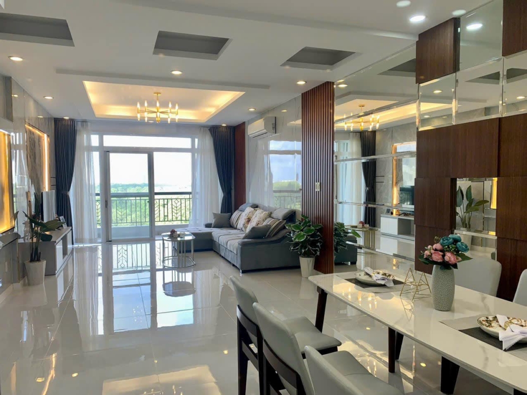 Bán căn hộ Green View, PMH, Quận 7:- Vị trí: Đường Nguyễn Lương Bằng, phường Tân...